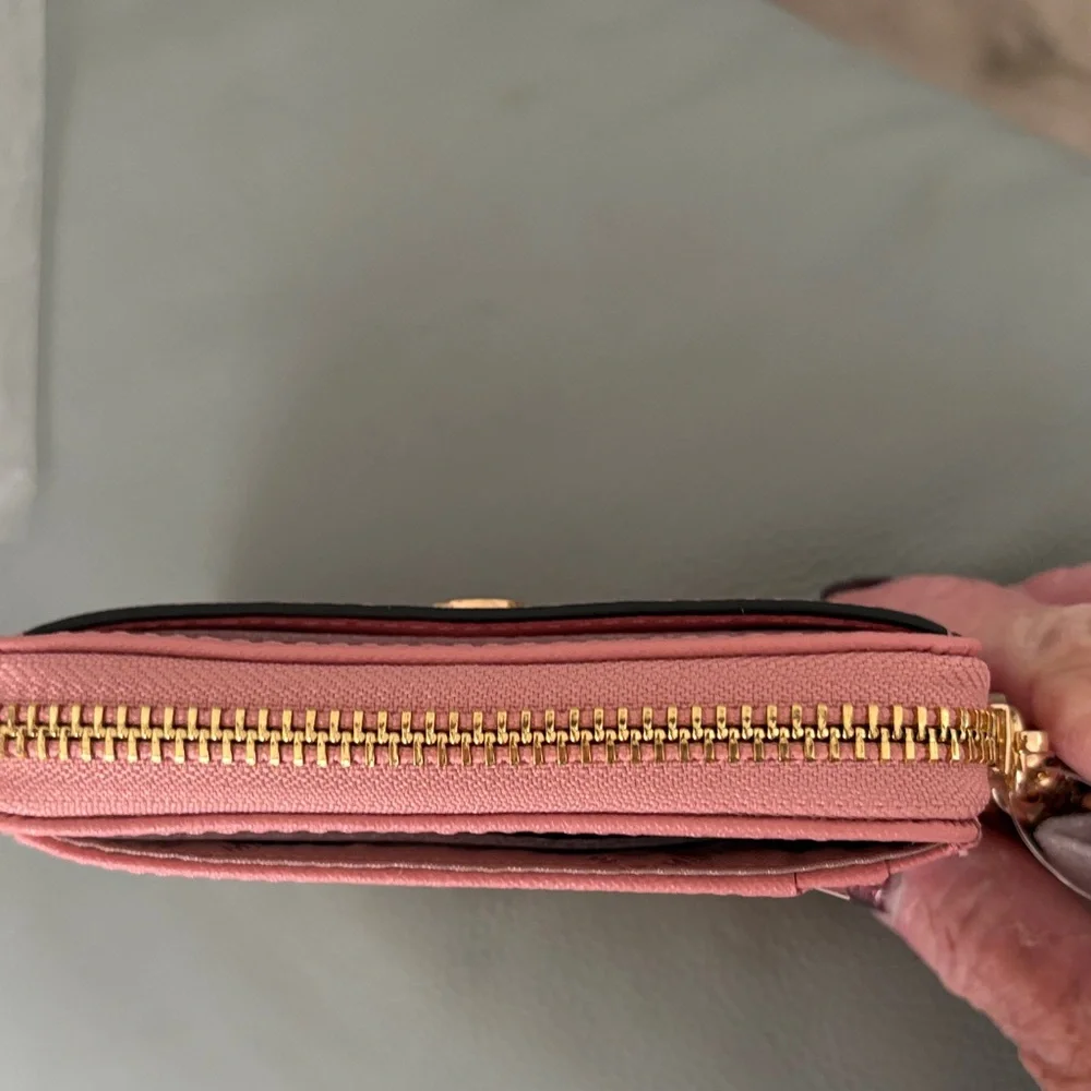 Nwt Michael Kors Vintage Primrose Leather Card Holder with Gold Chain - Picture 4 of 6